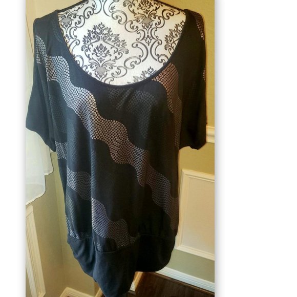 WOMEN'S TORRID SIZE 1 BLOUSE - Picture 2 of 5
